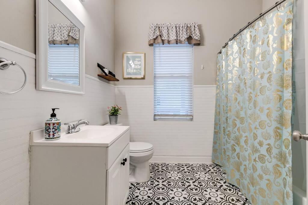 Grand Carytown 5br Fan Fully Fenced Holiday home Richmond